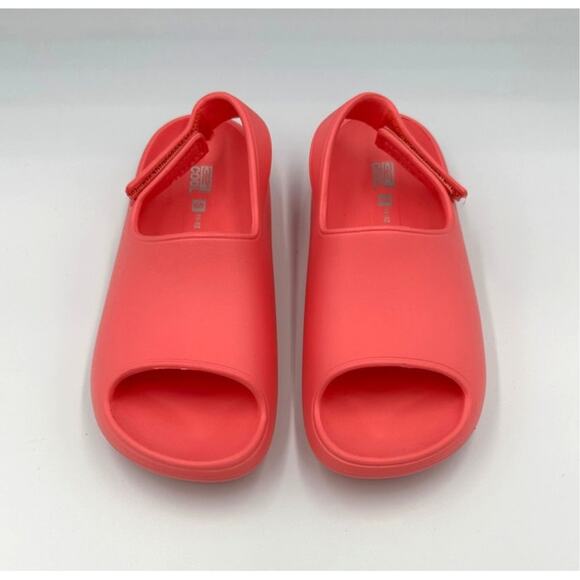 32 Degree Cool Cushion Slides Pool Slides - Watermelon - Youth size 11/12 - Picture 2 of 9